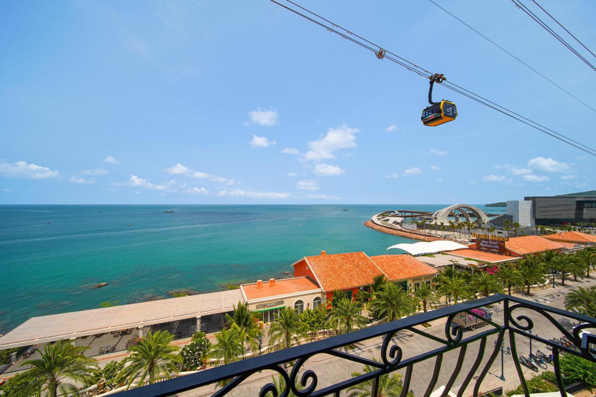 Roma Hotel Phu Quoc - Free Airport Shuttle & Sunset Town Tour Exteriör bild